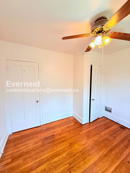 Building Photo - 3209 W Grand St