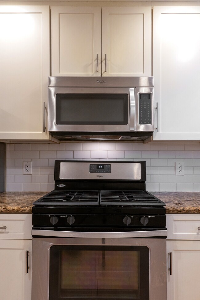 Kitchen Range & Microwave - 8746 Reading Ave