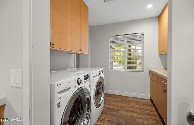 Building Photo - 7243 E Virginia Ave