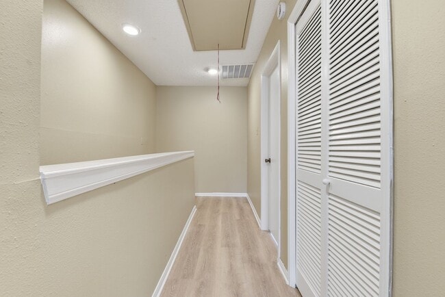 Building Photo - Come see this charming 2-story condo featuring 2 bedrooms and 2.5 bathrooms!