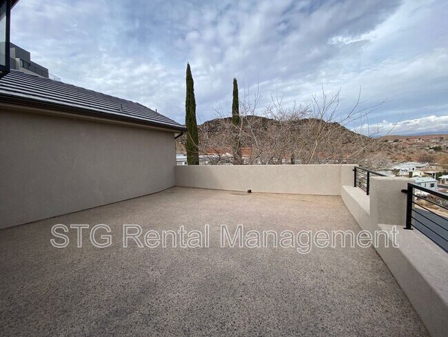 Building Photo - 840 Twin Lakes Dr
