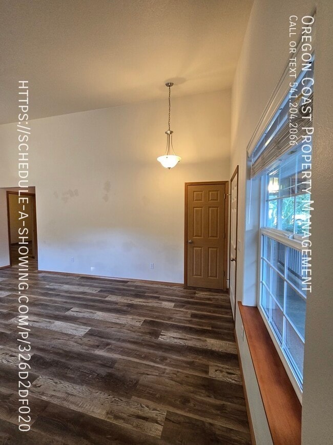 Building Photo - 135 S Quadrant St
