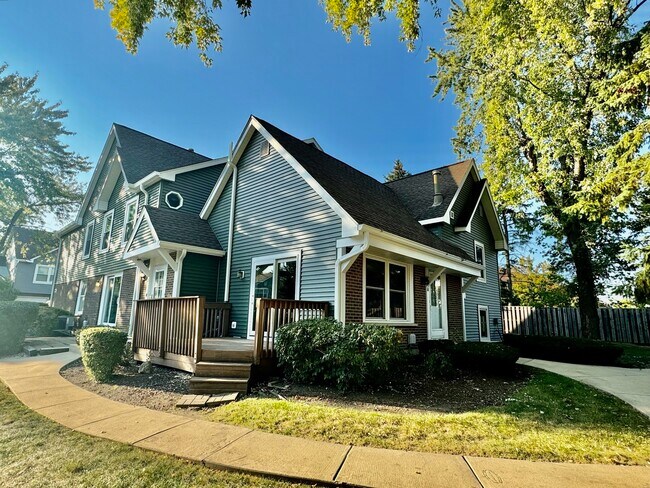Building Photo - 2724 Weeping Willow Dr