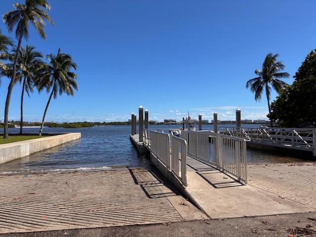 Building Photo - 314 S Palmway