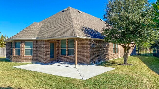 Building Photo - 10 Pinestead Ct