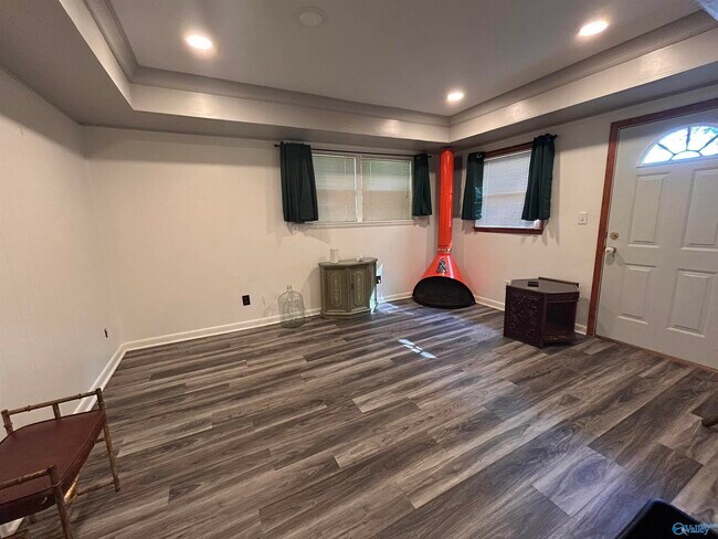 Building Photo - 7604 Teal Dr SW