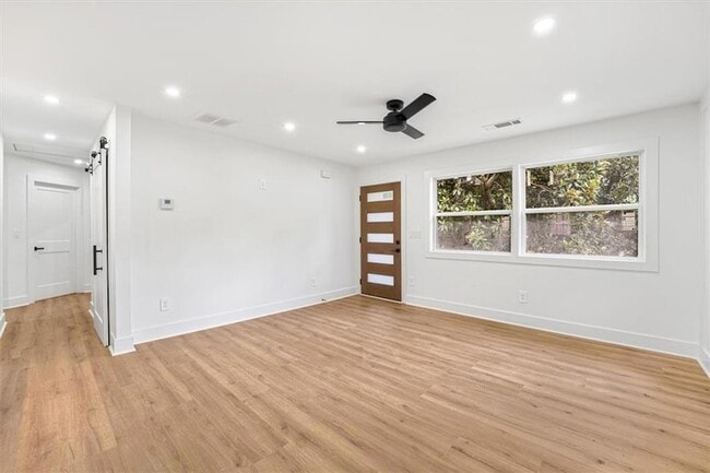 Building Photo - 2353 Clarissa Dr NW