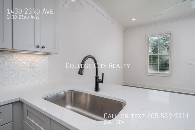 Building Photo - 1430 23rd Ave