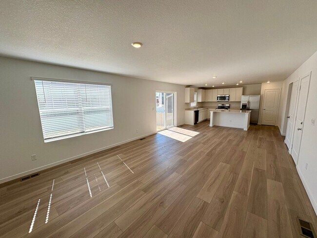 Building Photo - 4 Bed with Office, Brand New Home
