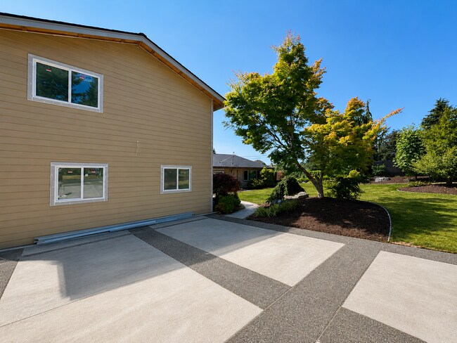 Building Photo - Be the First to Live in this Brand New Home in Kent!