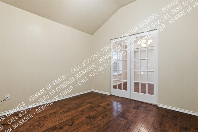 Building Photo - 615 Magnolia Ln