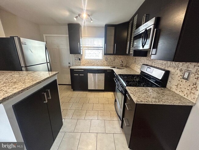 Building Photo - 40 E Barney St