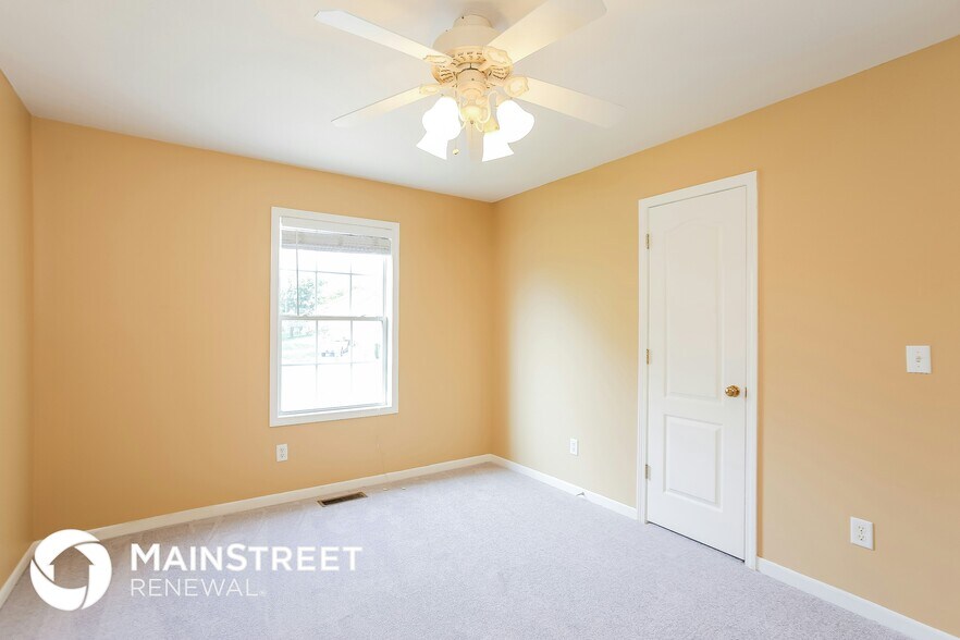 Building Photo - 1304 White Oak Pl