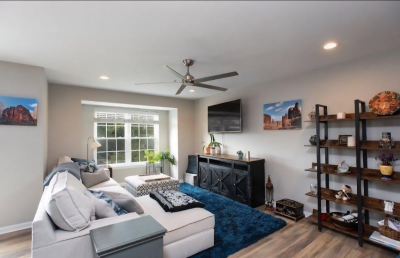 Building Photo - 1092 Shadowlawn Dr