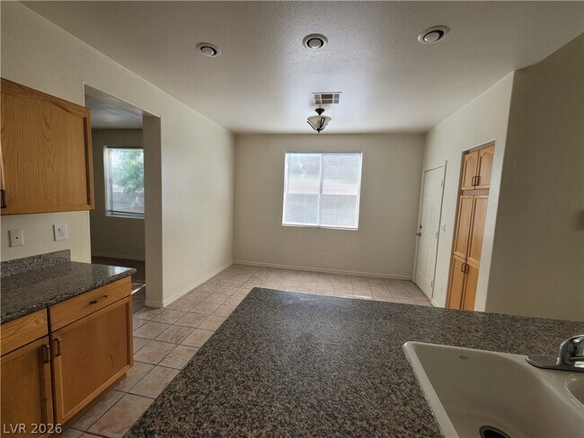 Building Photo - 7817 W Falcon Wing Ave