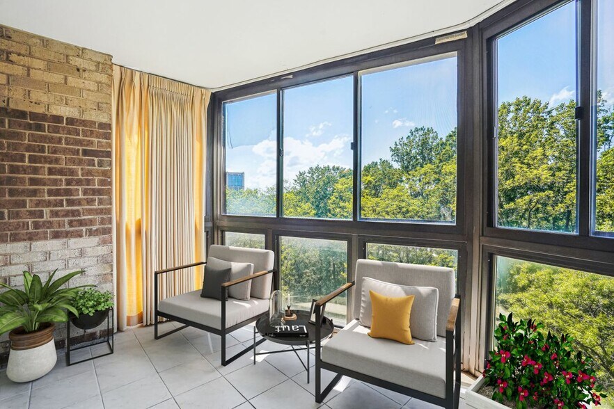 Building Photo - 8370 Greensboro Dr