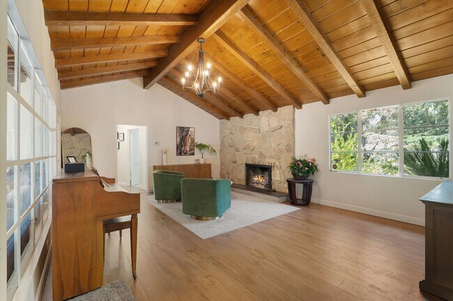Building Photo - La Canada 4-Bedroom Home | Large Lot, Updated Kitchen, EV Charger