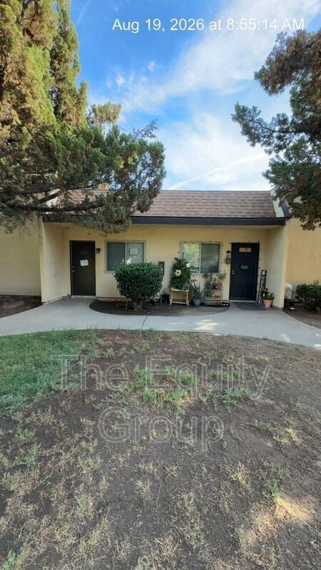 Building Photo - 1322 W Elowin Ave