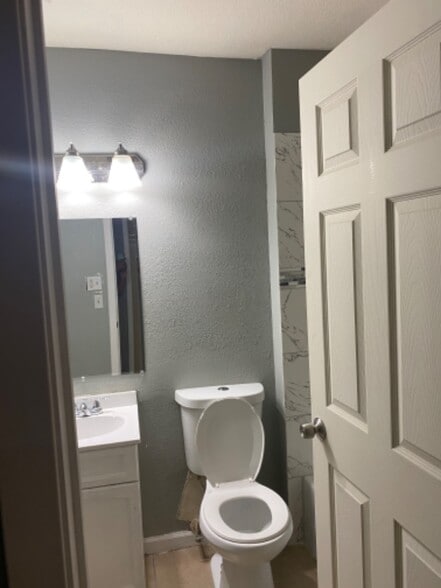 Building Photo - 12326 Trailing Oaks St