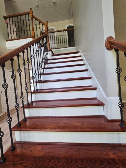 Building Photo - 5001 Max Ridge Ct