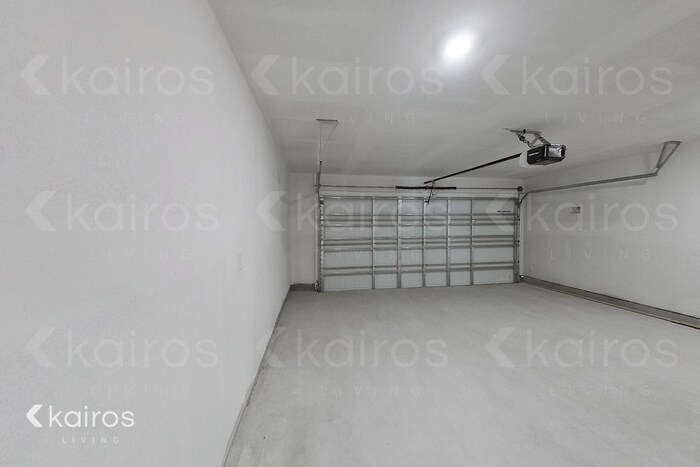 Building Photo - 11480 Brookwood Dr