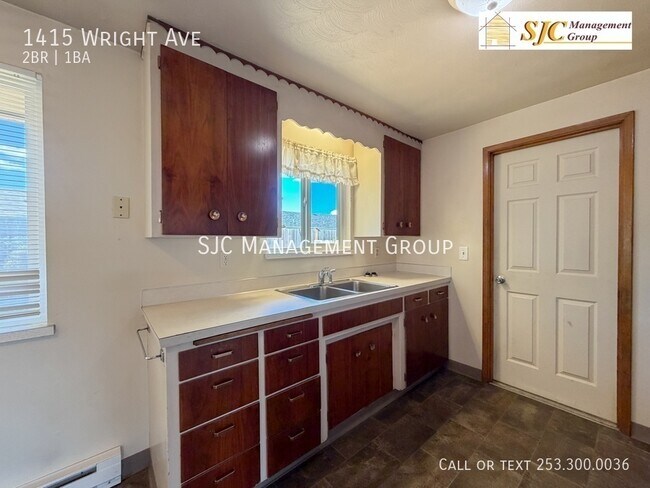 Building Photo - 1415 Wright Ave