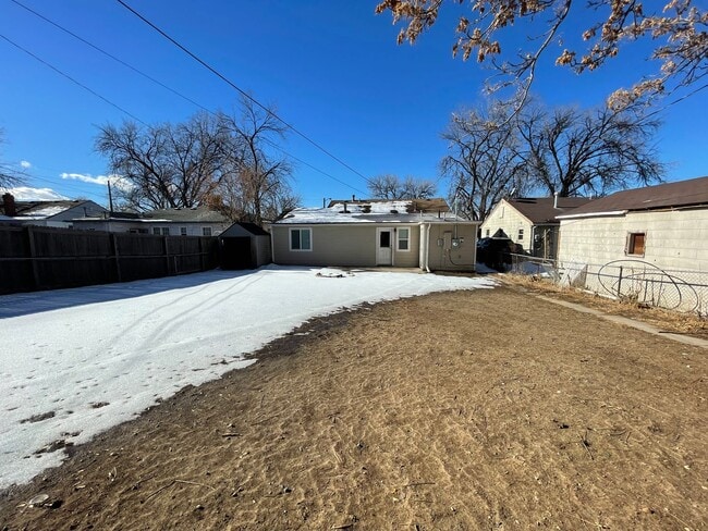 Building Photo - $0 DEPOSIT OPTION! 3 BED/2 BATH IN DELMAR PARKWAY