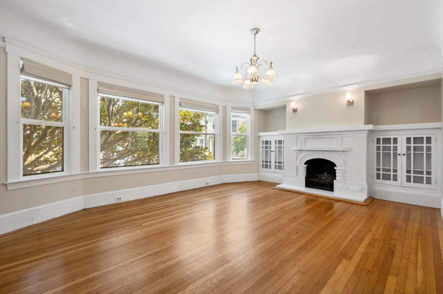 Building Photo - 124 Chenery St