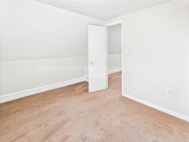 Building Photo - 1036 Albemarle Ave