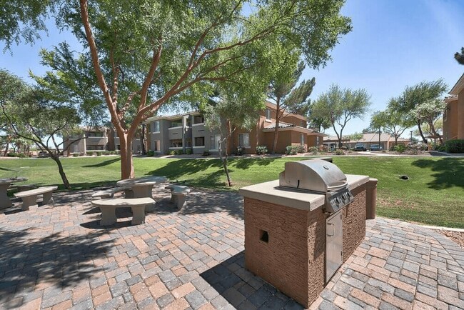 Building Photo - Desert Sage