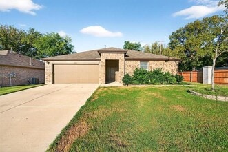 Building Photo - 2202 Alamo Rd