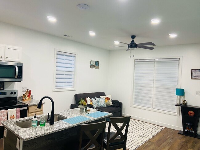 Building Photo - 900 Adams Rd