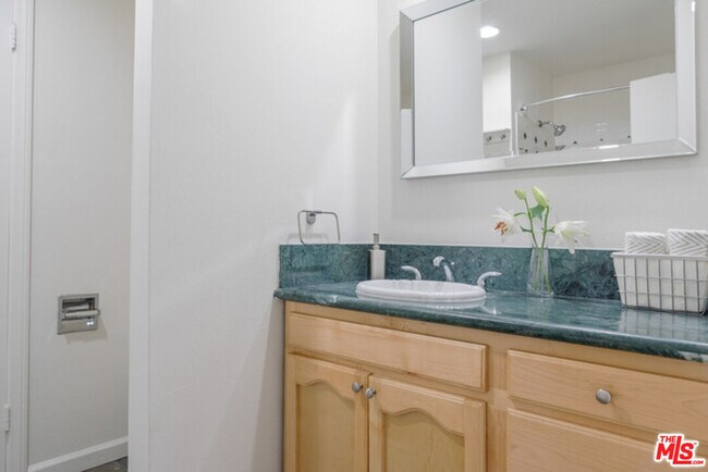 Building Photo - 110 N Barrington Ave