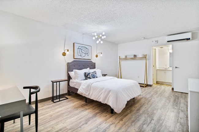 Building Photo - 2032 NE Evangeline Thruway