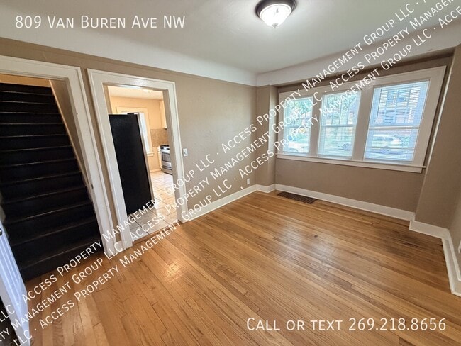 Building Photo - 809 Van Buren Ave NW