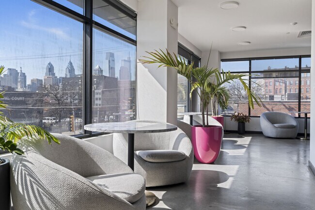 Building Photo - 501 N Perth St