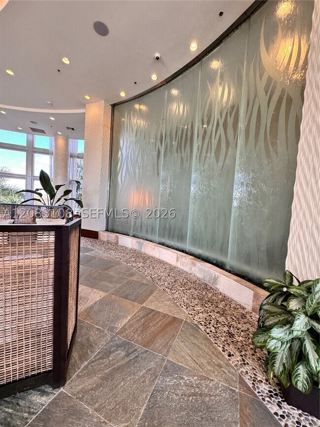 Building Photo - 2681 N Flamingo Rd