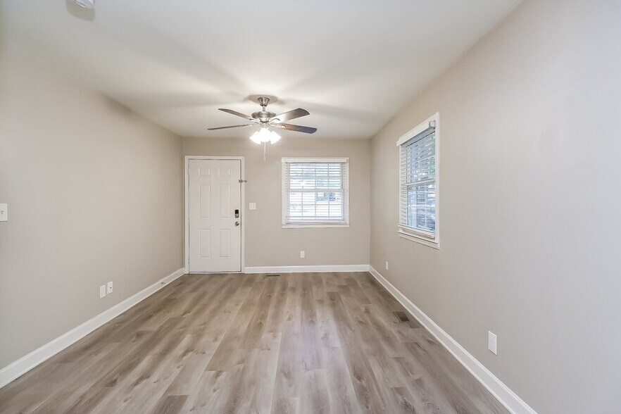 Building Photo - 209 Nila Dawn Ave