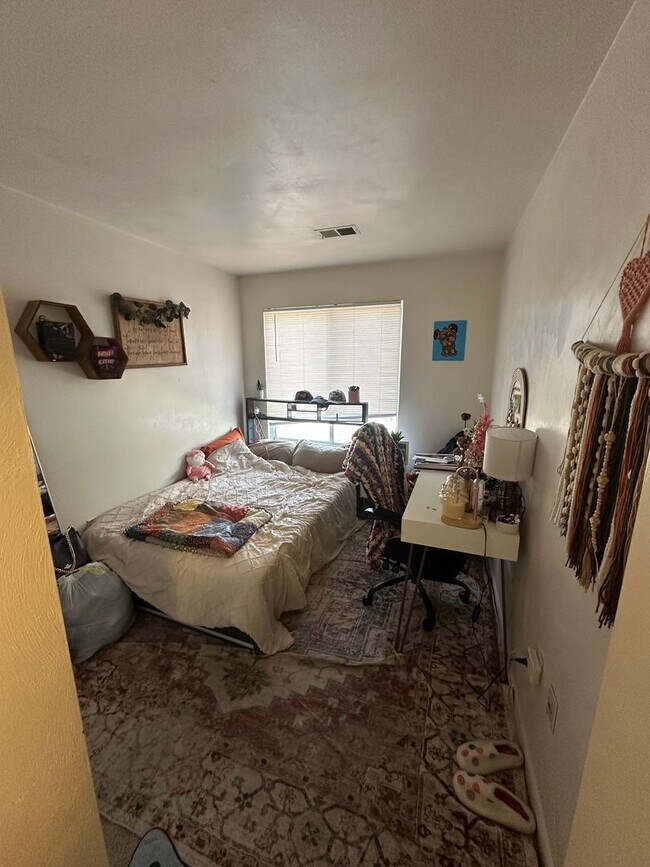 Building Photo - Available for the 2026-2027 lease term.