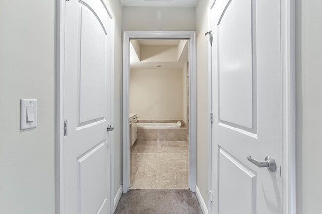 Building Photo - 701 S Olive Ave