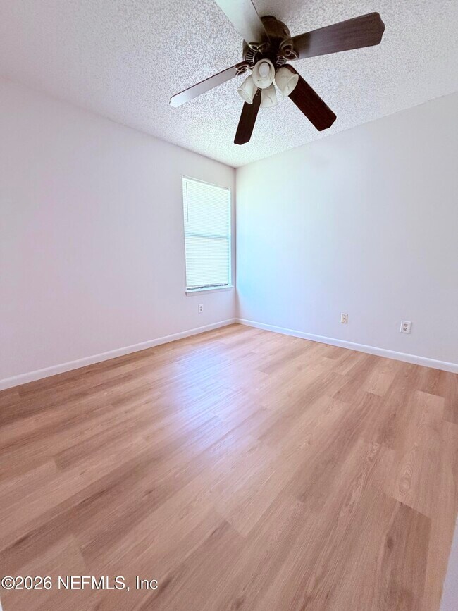 Building Photo - 8742 Pinevalley Ln