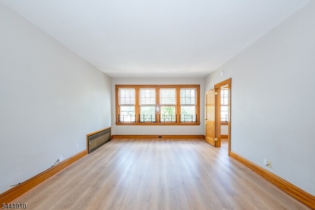 Building Photo - 103 Knapp Ave