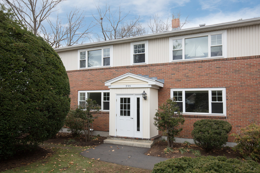 Primary Photo - Elsinore Street Apartments