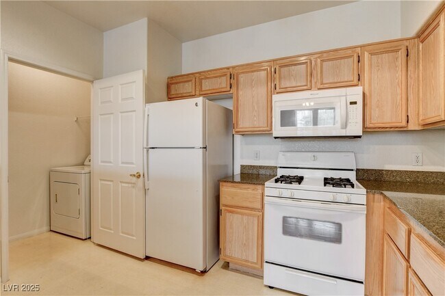 Building Photo - 10550 W Alexander Rd