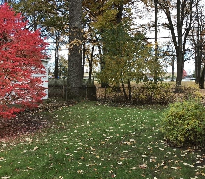 Building Photo - 1316 N Vermont Ave