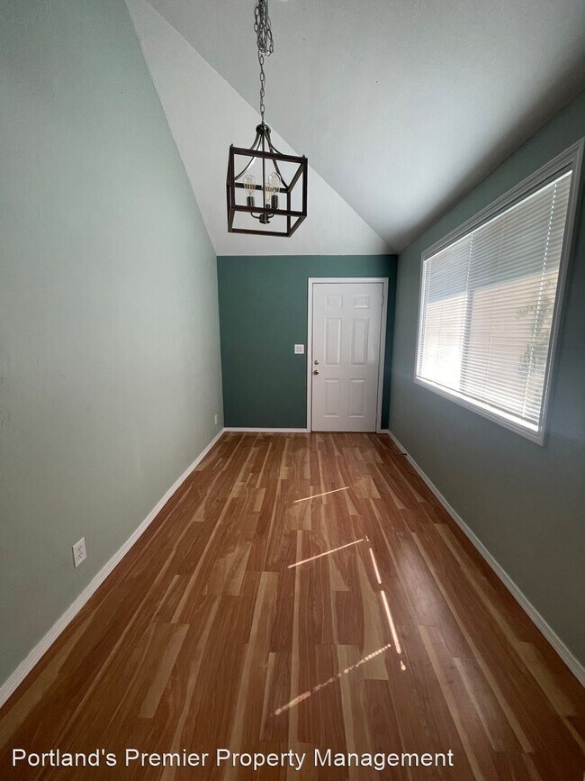 Building Photo - 4 br, 1 bath House - 9312 E Burnside Street