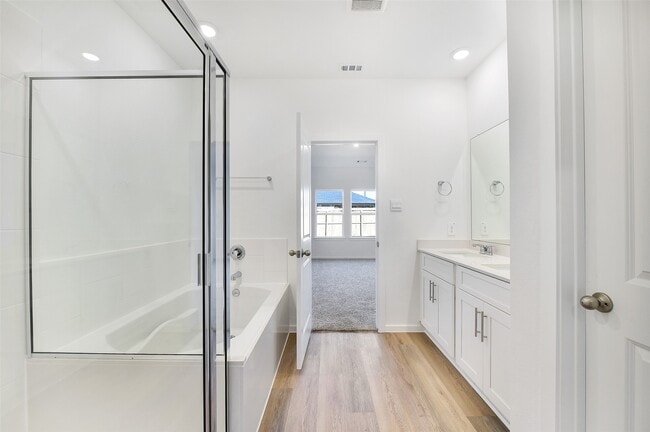 Building Photo - 3930 El Vaquero Ct