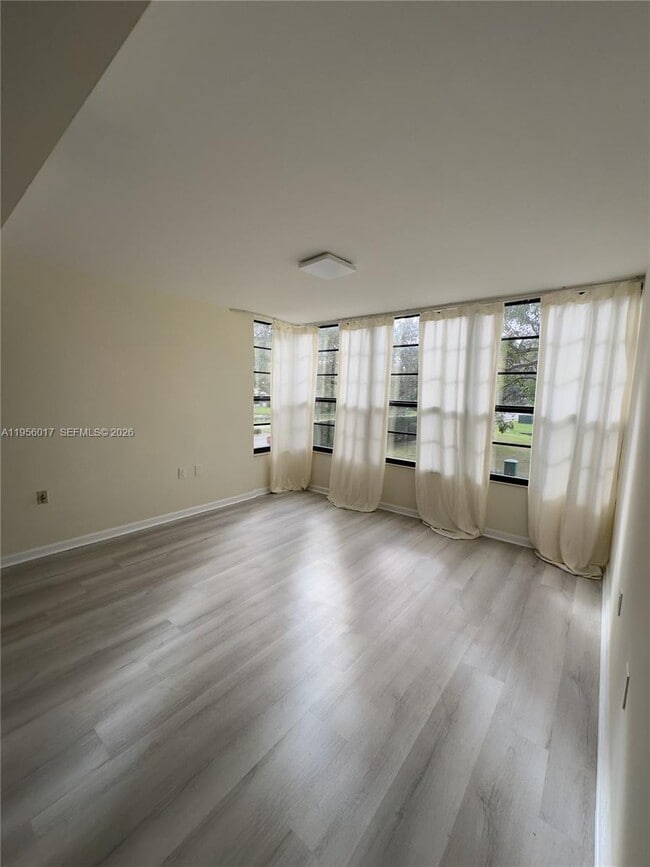 Building Photo - 1715 Whitehall Dr