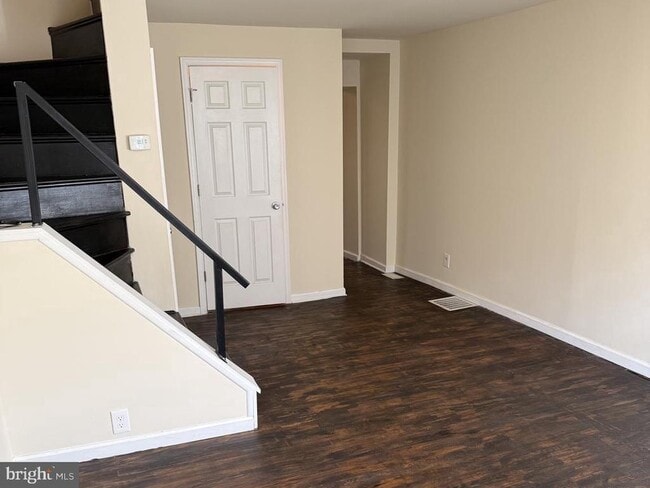 Building Photo - 223 Gerritt St