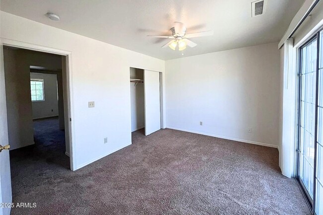 Building Photo - 9615 E Lakeshore Dr